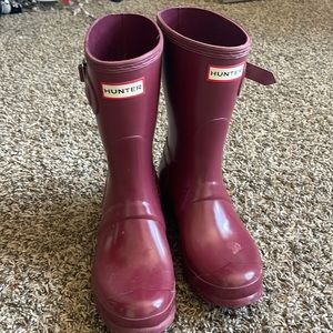 Hunter calf plum colored boots
